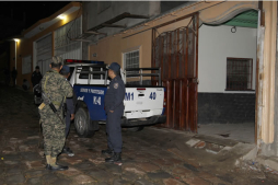 En habitación de cuartería ultiman a pareja