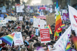 Francia aprueba artículo que legaliza el matrimonio homosexual