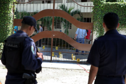 Sicarios acribillan a dueño de autolote y su guardaespaldas