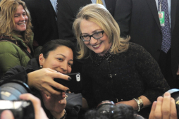 Hillary Clinton: Fue un orgullo trabajar en el departamento de Estado