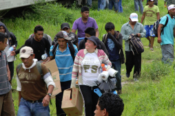 México: detienen a mujer que pretendía llevar a 7 menores hondureños a EEUU