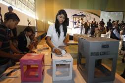 Fotos: Hondureños acuden a las urnas con esperanza y denuncias