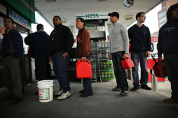 Estados Unidos busca recuperar suministro de combustible tras Sandy