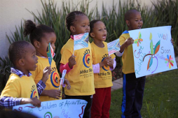 Mandela experimenta una mejoría tras cinco días en el hospital