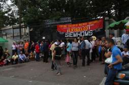 Protestan empleados de hospital siquiátrico