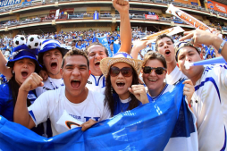 Aficionados hondureños se ven en Brasil