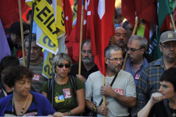 España: 38 arrestados y 64 heridos en masivas manifestaciones