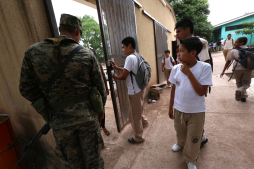 Mareros amenazan a 300 centros educativos