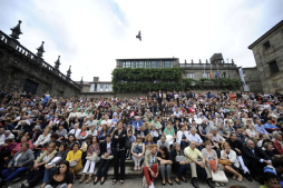 Emotivo funeral recuerda a víctimas y a héroes de accidente de tren en España