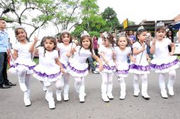 Pequeñitos dan cátedra de civismo en Tegucigalpa
