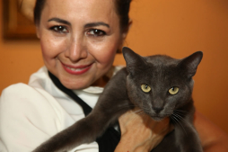 Empleada de la DEI se convierte en artista de cine