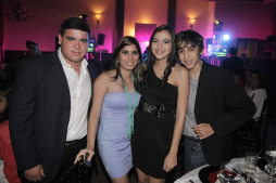 Brindis por los 75 años