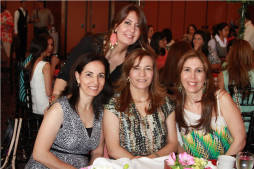 Lo mejor a la feliz enamorada