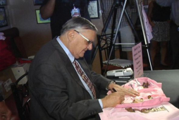 Avanza la recolección de firmas contra Arpaio