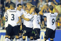 Baptista da un gran triunfo al Málaga con golazo de chilena