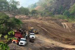 'Están vendiendo en pedazos a Honduras”: advierten expertos