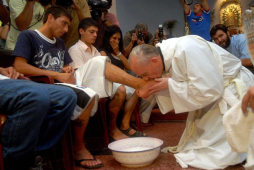 El papa Francisco lavará los pies a jóvenes en cárcel de Roma