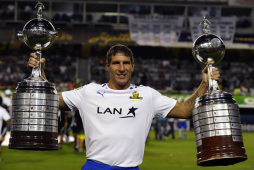 Martín Palermo vivió con emoción su fiesta de despedida