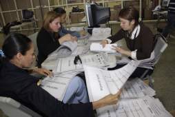 Partidos siguen sin tener resultados de internas