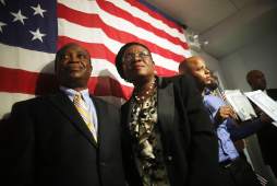 Piden al Congreso centrar reforma en vía a la ciudadanía