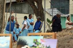 Empleados de hospital psiquiátrico de Tegucigalpa protestan por falta de pago