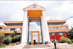 Asignan fiscales por caso de estafa millonaria