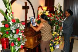 'Padre, te amo, sé en Dios que estás a su lado”: hijo de Barrow