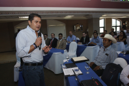 Juan Orlando: Libre amenaza la patria