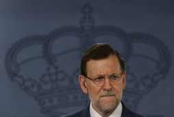 Rajoy descarta renunciar ante acusaciones de corrupción