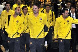 El Barça llegó crecido y feliz a Japón