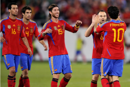 España le remontó a Chile con un inexistente penal