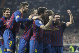 El Barça vuelve sonrojar al Real Madrid en el Santiago Bernabéu