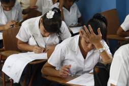 Evaluarán en español y matemáticas a bilingües