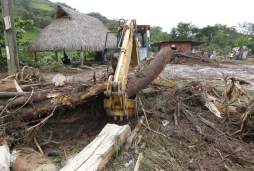 Honduras: Lluvias dejan un muerto y daños en Comayagua