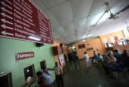 Ministra de Salud anuncia despidos para este año