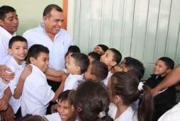 Aplicarán pruebas a secundaria en 2013