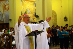'Tú y yo somos Iglesia”, dicen niños en marcha