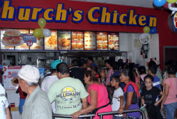 Miles de hondureños celebran el Día del Pollo
