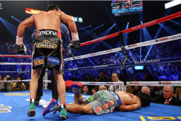 Márquez gana por histórico nocáut a Manny Pacquiao
