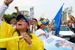 Venezuela: Capriles pide no movilizarse el miércoles en Caracas
