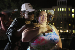 El veredicto a favor de Zimmerman reabre debate racial y multiplica las protestas en EUA