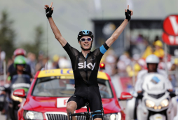 Froome triunfa en la octava etapa del Tour y se viste el 'maillot' amarillo