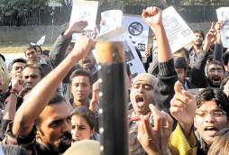 'Vete ya, Vete ya”, gritan miles de egipcios a Mubarak