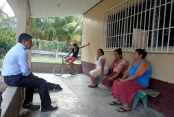 Con médico cubano buscan mejorar atenciones de salud en aldeas