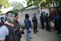 Pandilleros matan a tiros a una madre y sus dos hijas en San Pedro Sula