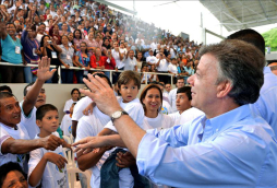 Santos sale al cruce de acusaciones de Venezuela