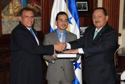 Juramentan a nuevo director de la DEI