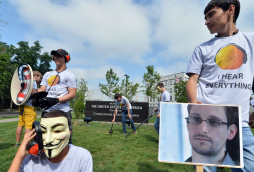 Snowden, una 'papa caliente' pero sabrosa para Rusia