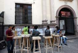 Arte de luto por cierre de Galería