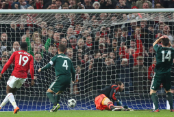 Real Madrid elimina al Manchester United y se mete a cuartos de Champions